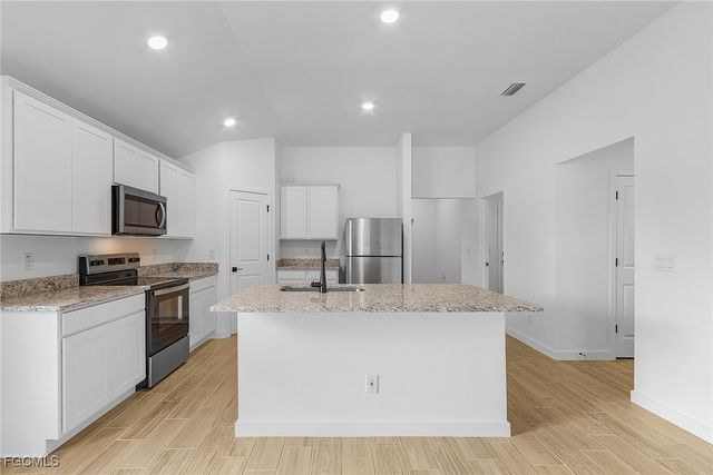 827 Rue Labeau CIR, Fort Myers, FL 33913