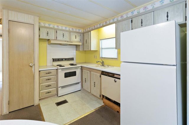 130 FLORENCE BOULEVARD, Debary, FL 32713