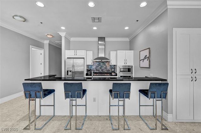 4525 Dean Martin Drive 306, Las Vegas, NV 89103