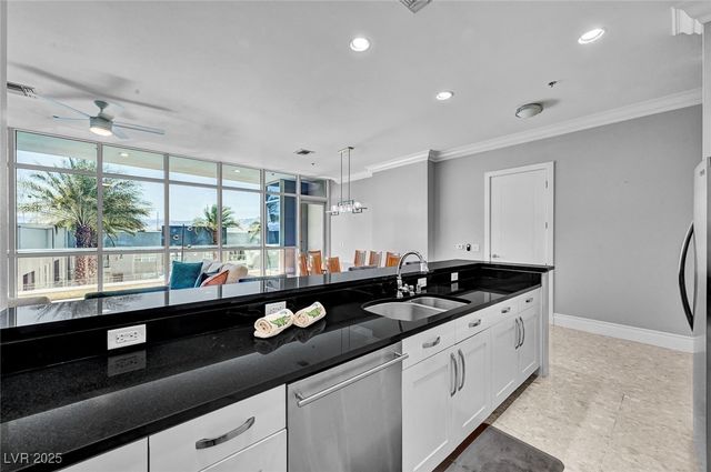 4525 Dean Martin Drive 306, Las Vegas, NV 89103