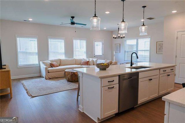 112 Winsome Way, Woodstock, GA 30188
