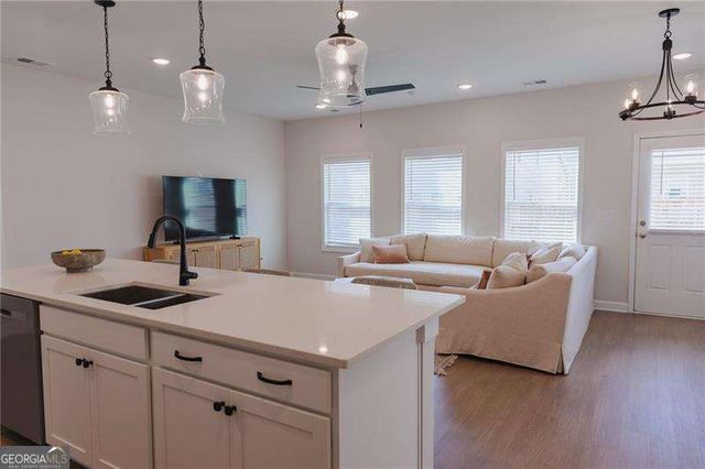 112 Winsome Way, Woodstock, GA 30188
