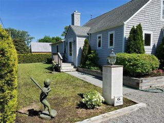 6 White Lane, Hampton Bays, NY 11946