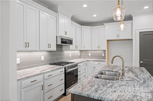 109 Frost Road, Advance, NC 27006