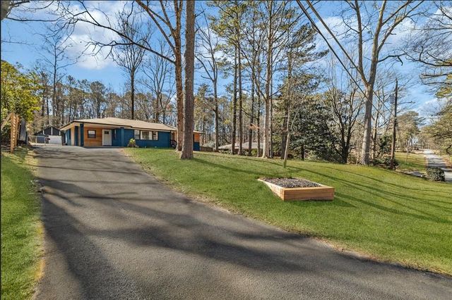 715 Woodvalley SW Road, Mableton, GA 30126