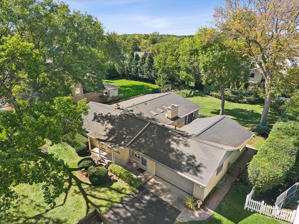 1660 N Highland Avenue, Arlington Heights, IL 60004 — photo 3