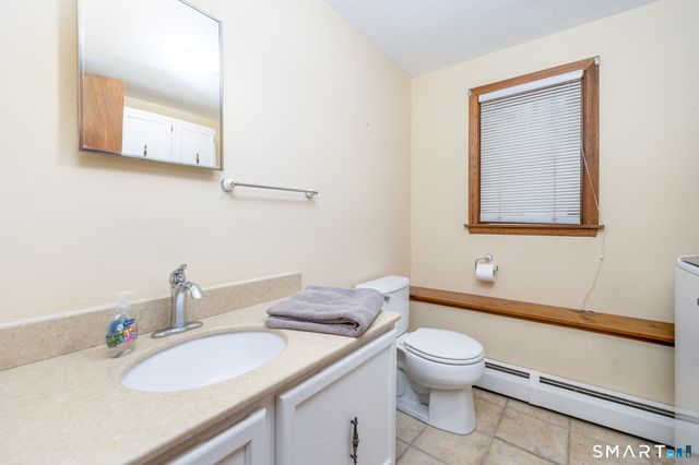 46 Lakeshore Drive, New Hartford, CT 06057