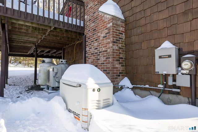 46 Lakeshore Drive, New Hartford, CT 06057