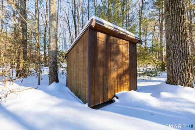 46 Lakeshore Drive, New Hartford, CT 06057