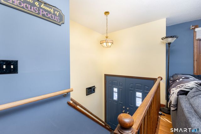 46 Lakeshore Drive, New Hartford, CT 06057