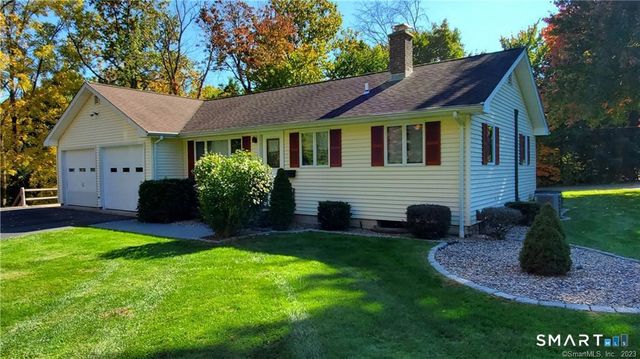 32 Fernridge Road, West Hartford, CT 06107