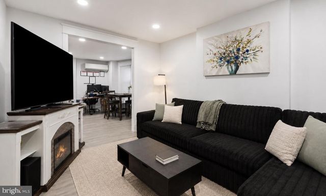 210 S 7TH ST, Darby, PA 19023