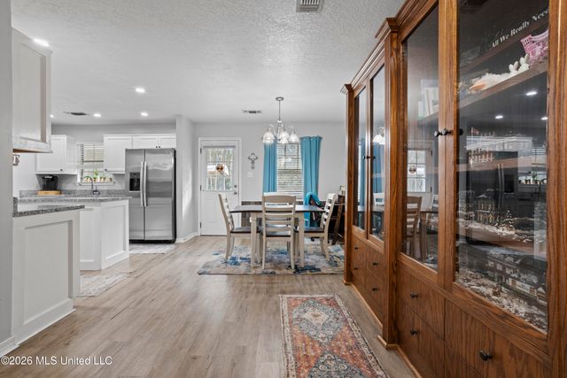 118 Barbara Circle, Ocean Springs, MS 39564