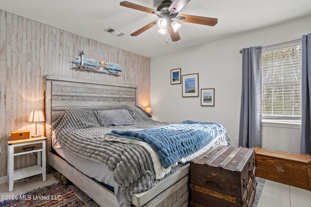 118 Barbara Circle, Ocean Springs, MS 39564