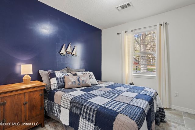 118 Barbara Circle, Ocean Springs, MS 39564