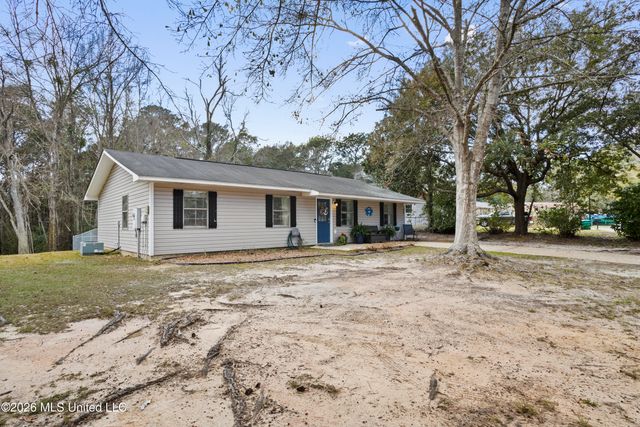 118 Barbara Circle, Ocean Springs, MS 39564