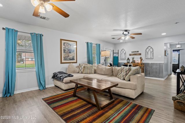 118 Barbara Circle, Ocean Springs, MS 39564