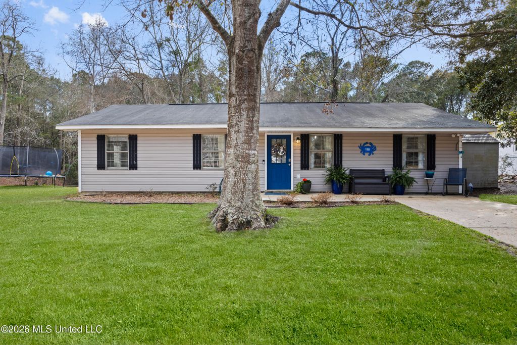 118 Barbara Circle, Ocean Springs, MS 39564