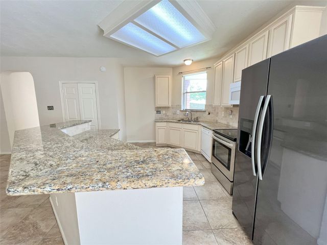 4723 Silverlake Drive, Sugar Land, TX 77479