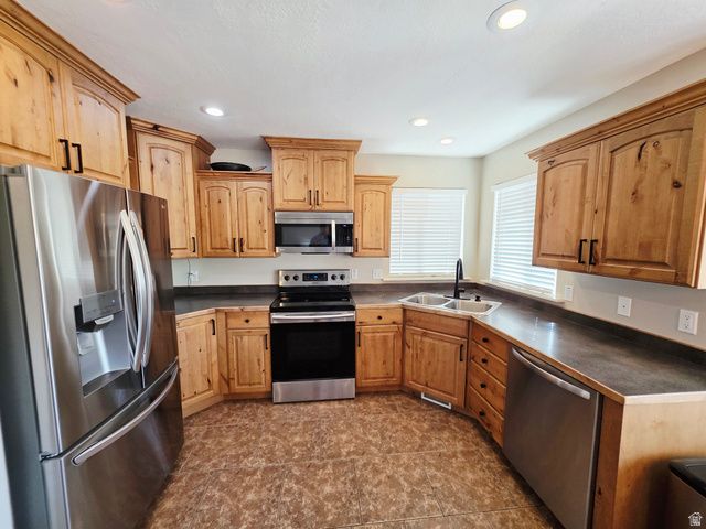 9073 N CLUBHOUSE LN, Eagle Mountain, UT 84005