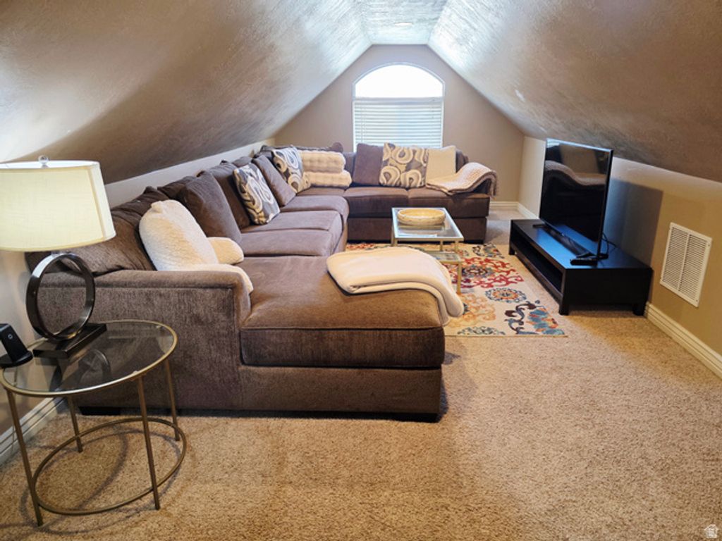 Image 12 of property listing at 9073 N CLUBHOUSE LN, Eagle Mountain, UT 84005