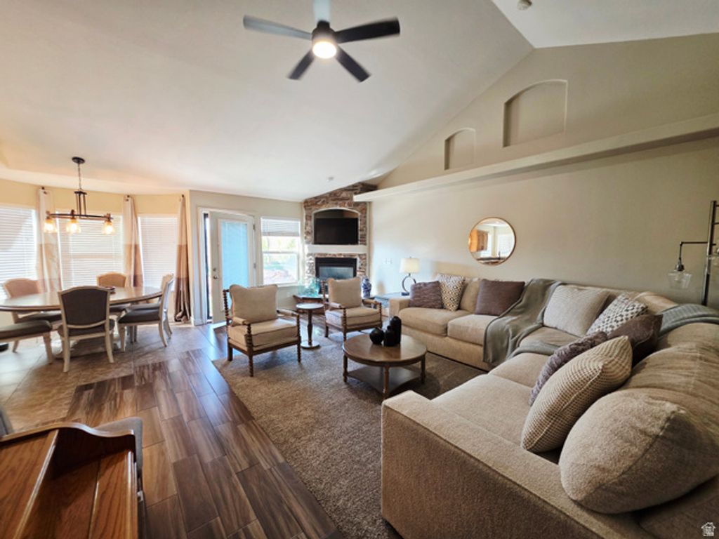 Image 14 of property listing at 9073 N CLUBHOUSE LN, Eagle Mountain, UT 84005