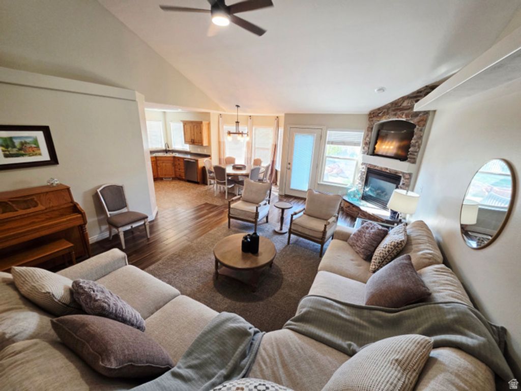 Image 22 of property listing at 9073 N CLUBHOUSE LN, Eagle Mountain, UT 84005