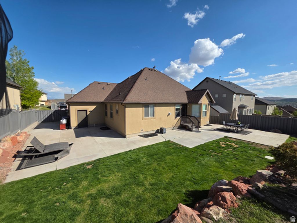 Image 32 of property listing at 9073 N CLUBHOUSE LN, Eagle Mountain, UT 84005