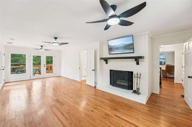 524 Golfview Dr, Peachtree City, GA 30269
