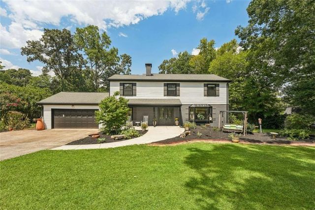 524 Golfview Dr, Peachtree City, GA 30269
