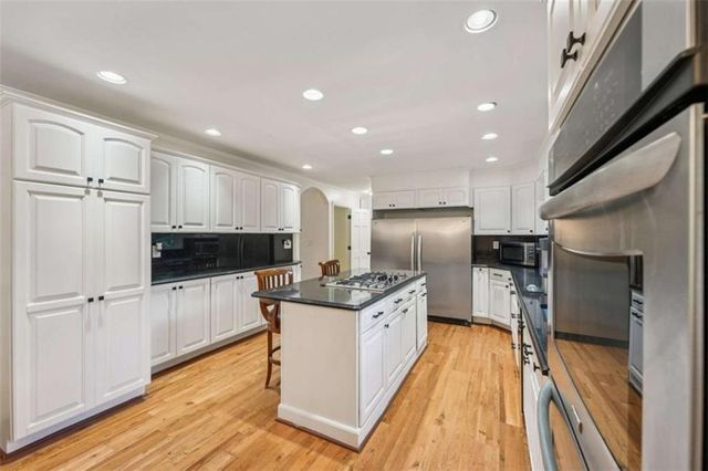 524 Golfview Dr, Peachtree City, GA 30269