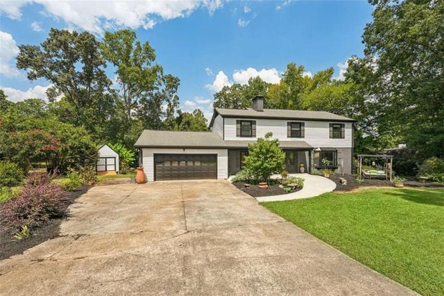 524 Golfview Dr, Peachtree City, GA 30269