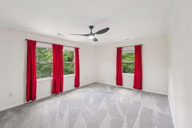 524 Golfview Dr, Peachtree City, GA 30269