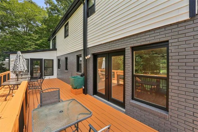 524 Golfview Dr, Peachtree City, GA 30269