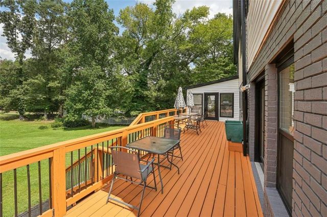 524 Golfview Dr, Peachtree City, GA 30269