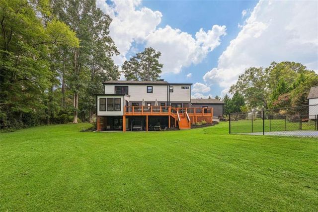 524 Golfview Dr, Peachtree City, GA 30269