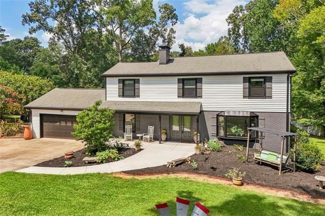 524 Golfview Dr, Peachtree City, GA 30269