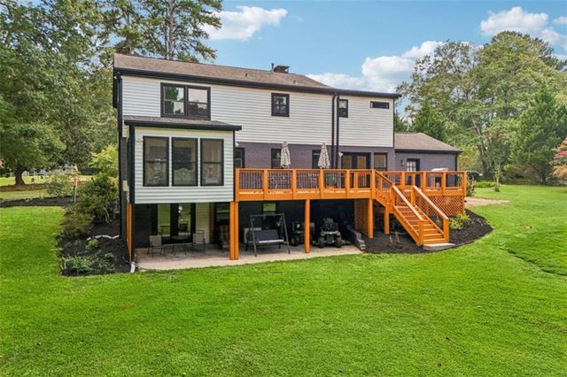 524 Golfview Dr, Peachtree City, GA 30269