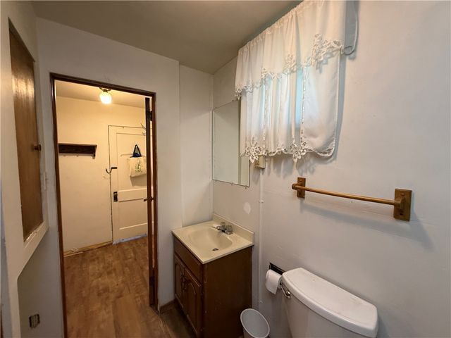 601 6th St, Pitcairn, PA 15140