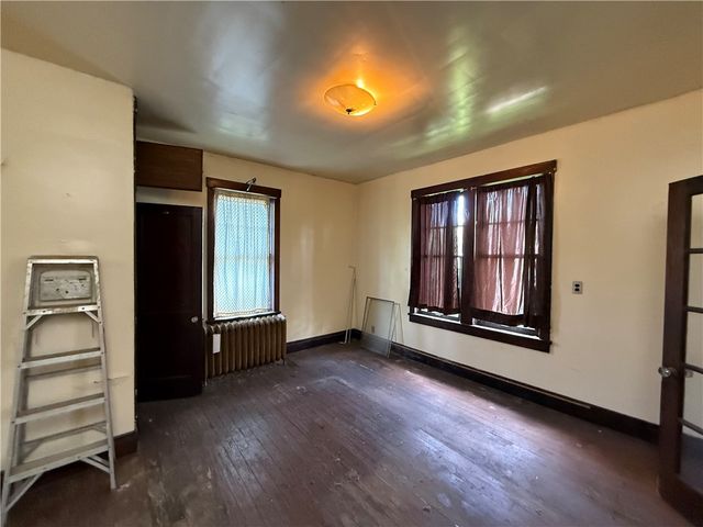 601 6th St, Pitcairn, PA 15140