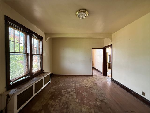 601 6th St, Pitcairn, PA 15140