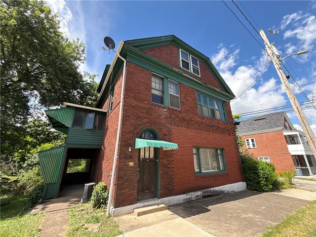 601 6th St, Pitcairn, PA 15140