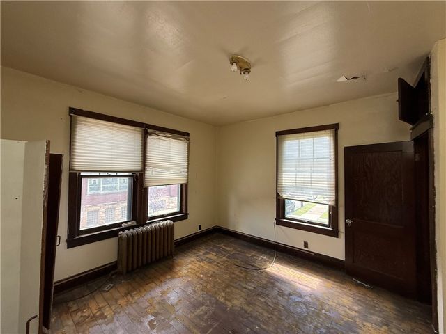 601 6th St, Pitcairn, PA 15140