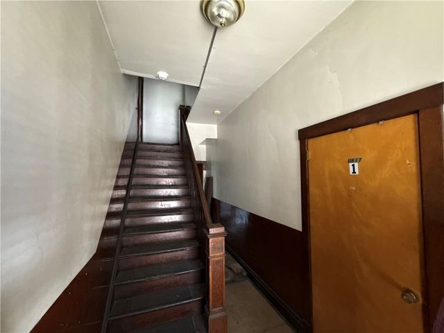 601 6th St, Pitcairn, PA 15140