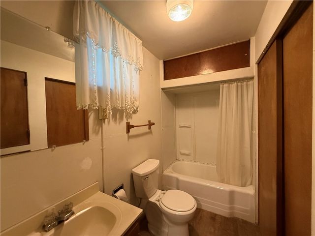 601 6th St, Pitcairn, PA 15140