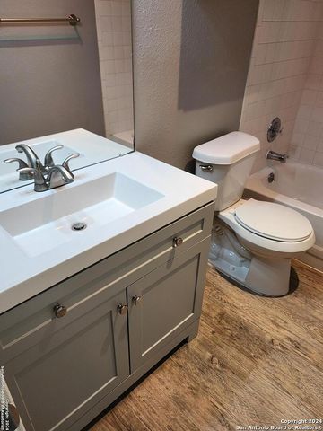 8919 shadow wood, Converse, TX 78109