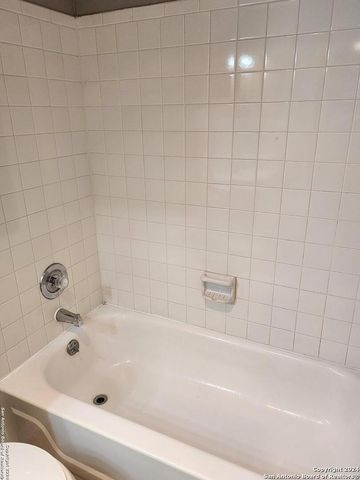 8919 shadow wood, Converse, TX 78109