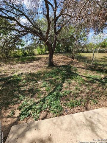 8919 shadow wood, Converse, TX 78109