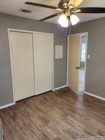 8919 shadow wood, Converse, TX 78109