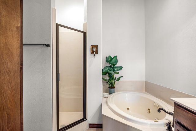 3801-12 Club House Rd, Kerrville, TX 78028